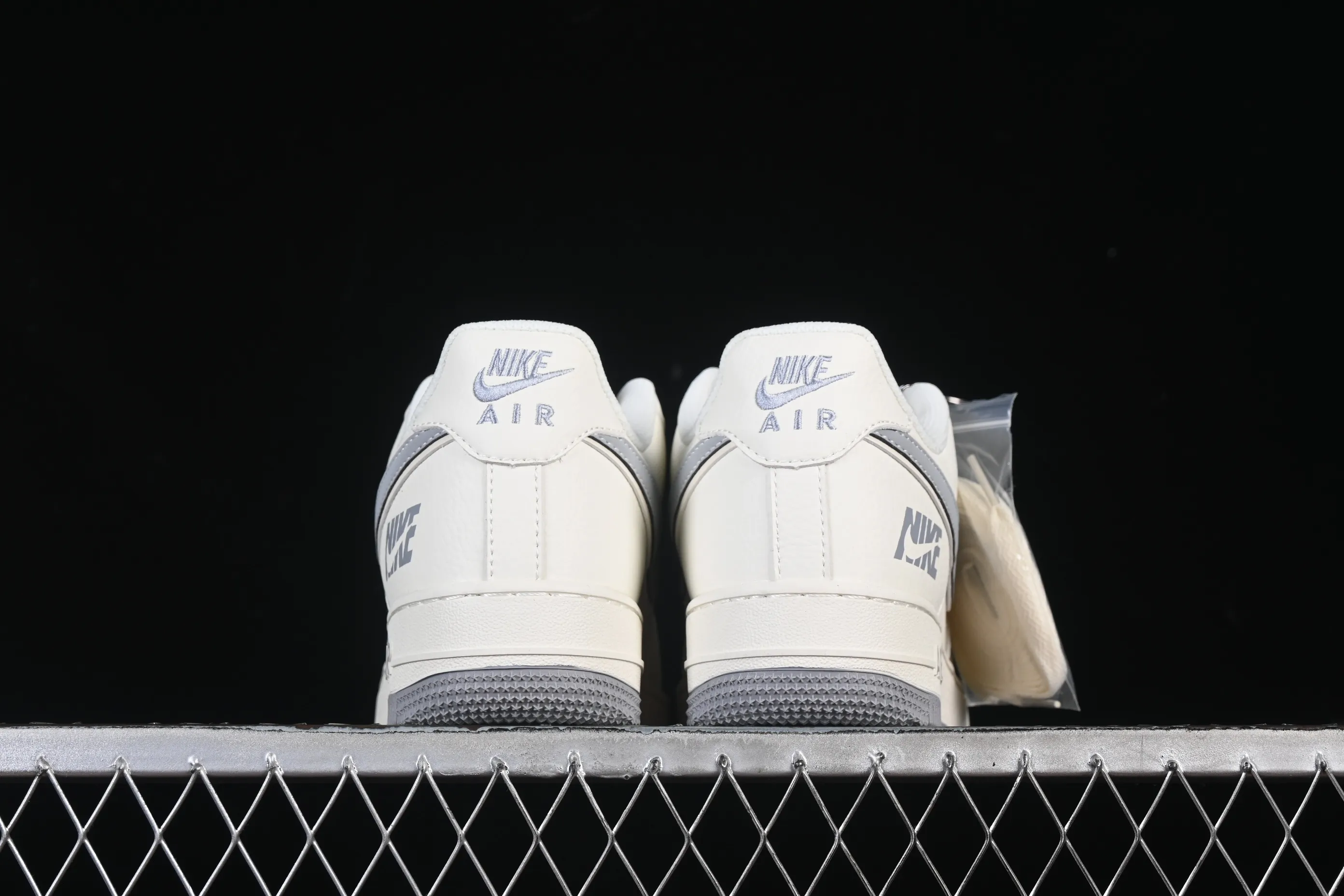 All Categories Nk Air Force 1 Air Force Series Nk Air Force 1 Low Air Force Low Nike Air Force 1'07 Low Gray Label Air Force One Low Casual Shoes CS5288-042